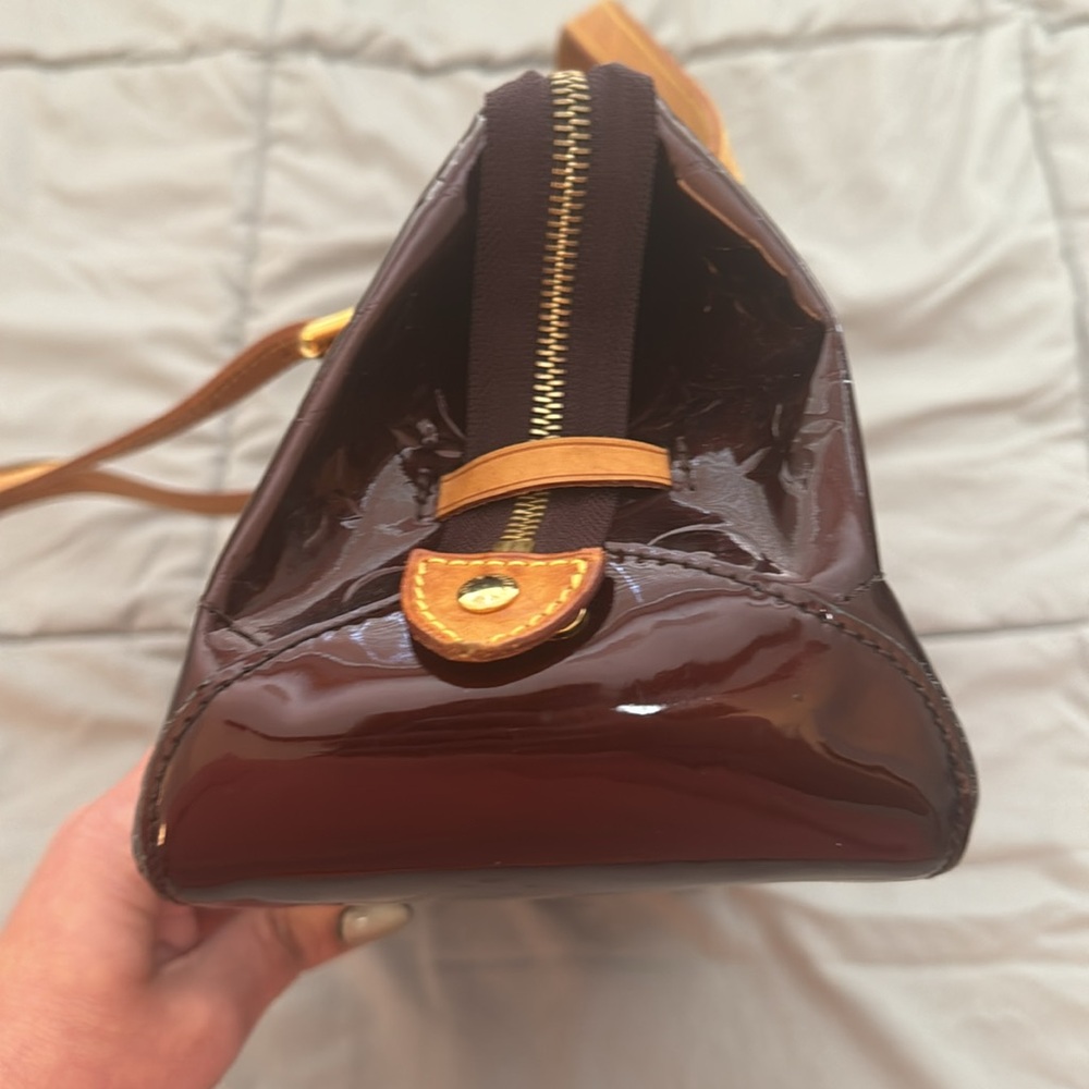 Authentic Louis Vuitton Mono Vernis Rosewood Avenue- Amarante - Picture 5 of 17